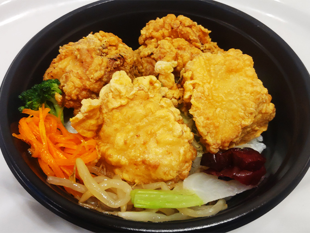 鶏の唐揚げ丼